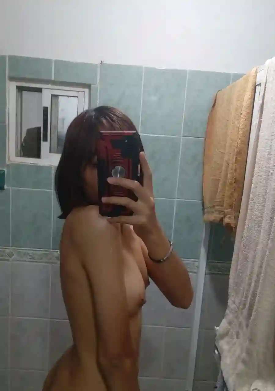 See violet myers in this exclusive leaked image 4