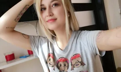 Full uncensored photo of louisakhovanski from a recent leak (image 15)