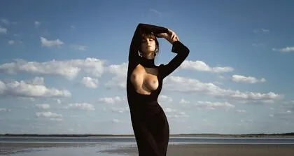 See larissa in this exclusive leaked image 4