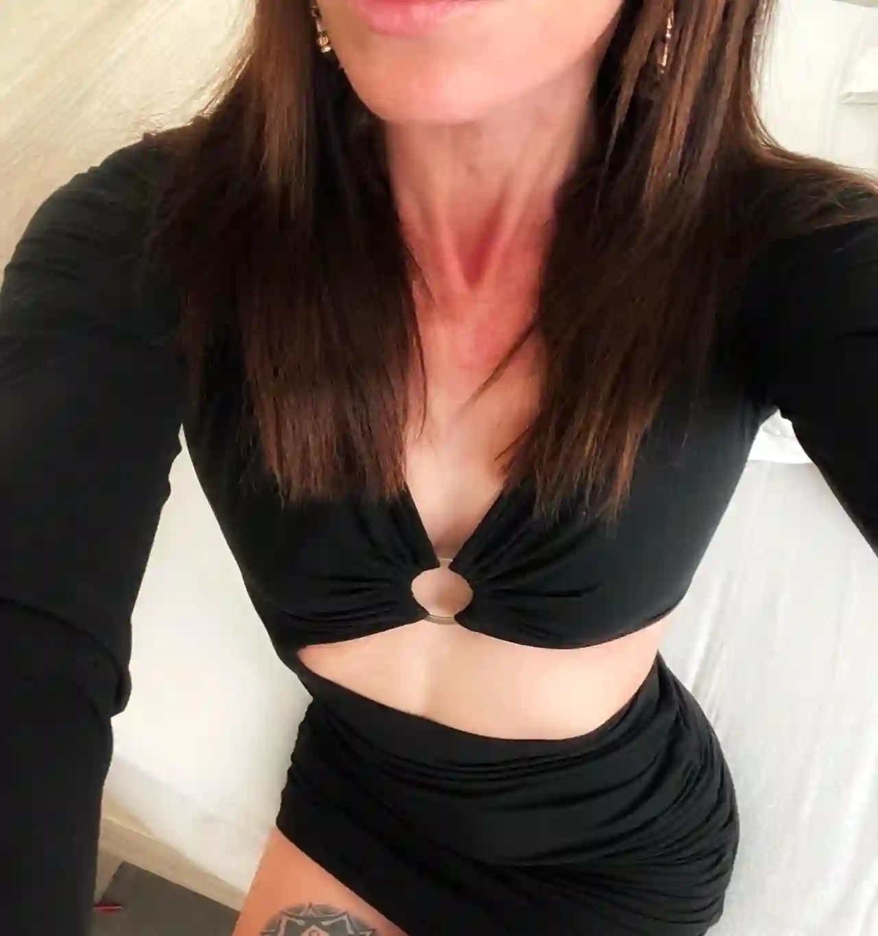 Full uncensored photo of onlykarli from a recent leak (image 15)
