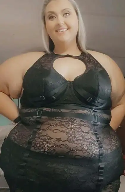 See nickiibaby in this exclusive leaked image 14