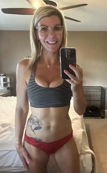 Uncensored nude from urfavbellabby's private gallery, photo 13