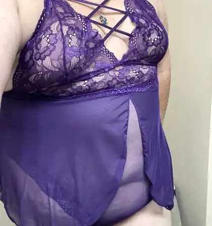 Full uncensored photo of yeule from a recent leak (image 15)