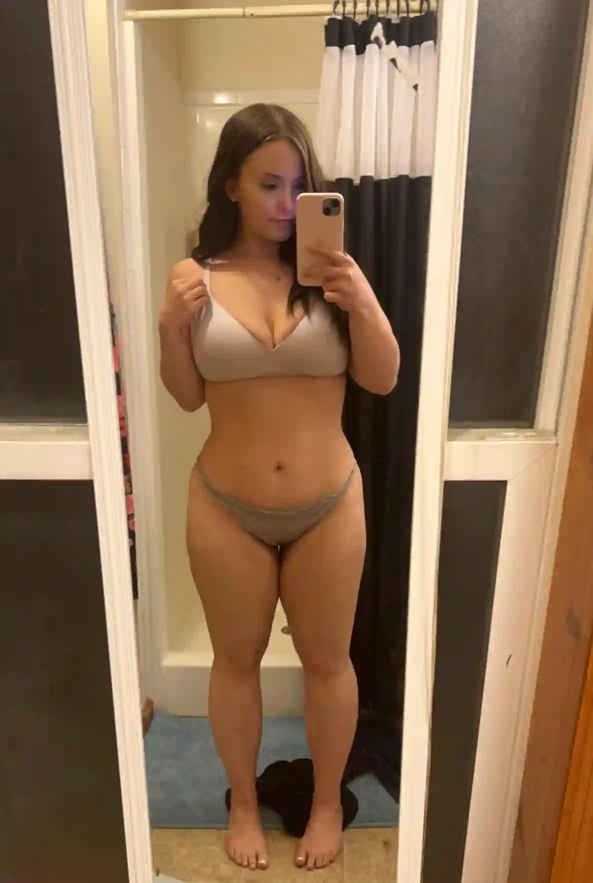 Private onlyfans picture of izzyisveryspicy, part of a newly released set #2
