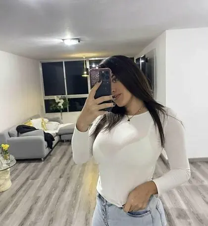 Uncensored nude from bella torn's private gallery, photo 13