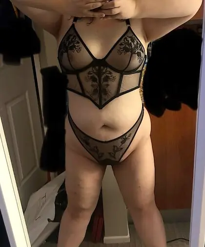 Full uncensored photo of ana lorde from a recent leak (image 10)