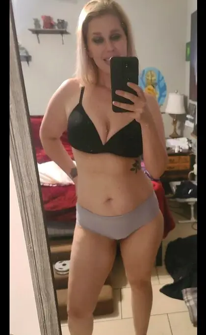 Private onlyfans picture of rachel zegler, part of a newly released set #2