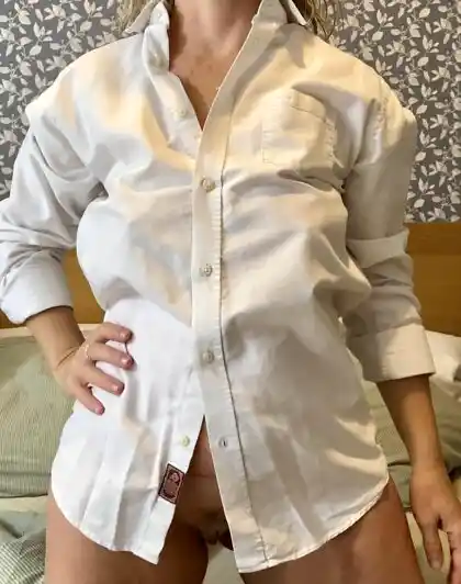 Full uncensored photo of blondeish from a recent leak (image 5)