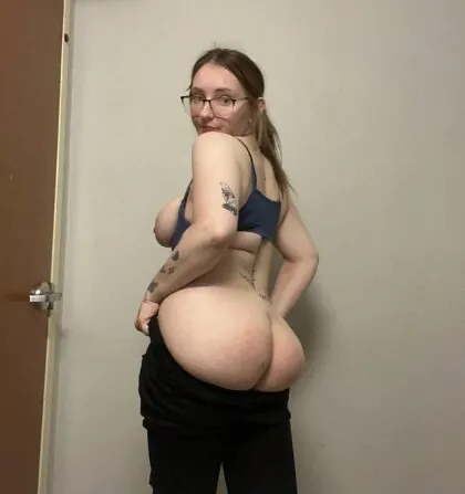 Full uncensored photo of angy cherry from a recent leak (image 5)