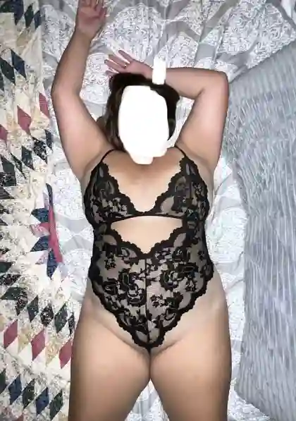 Full uncensored photo of vansessy from a recent leak (image 5)