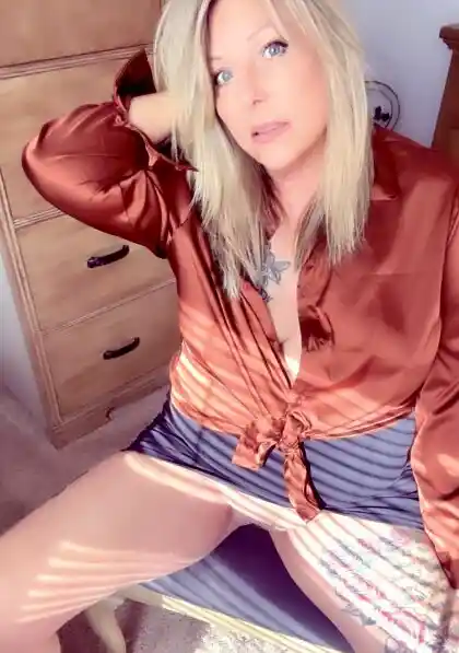 Full uncensored photo of alicebaaker from a recent leak (image 15)