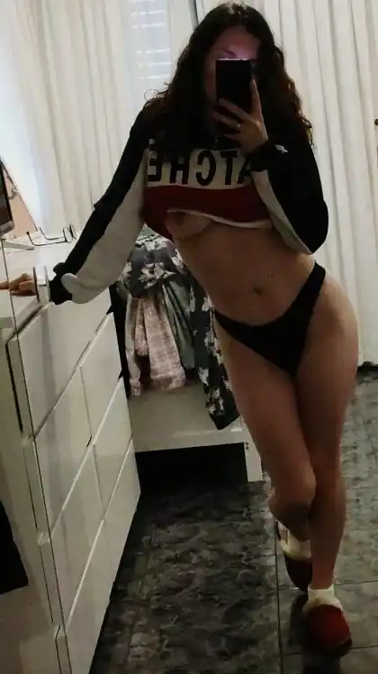 Full uncensored photo of sophie from a recent leak (image 5)