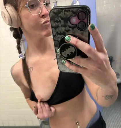 See jesseswitch in this exclusive leaked image 4