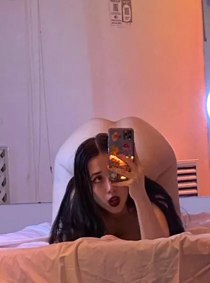 Full uncensored photo of julie luxie from a recent leak (image 15)