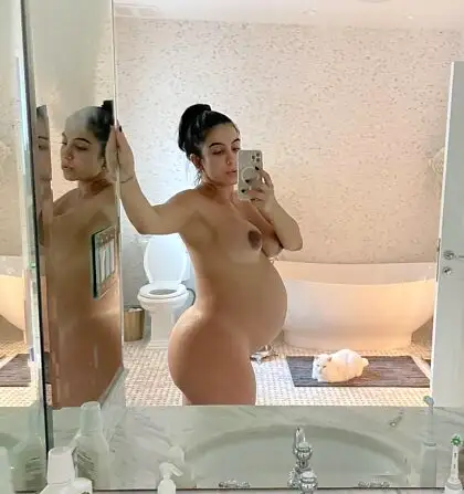 Uncensored nude from b.eleanor's private gallery, photo 3