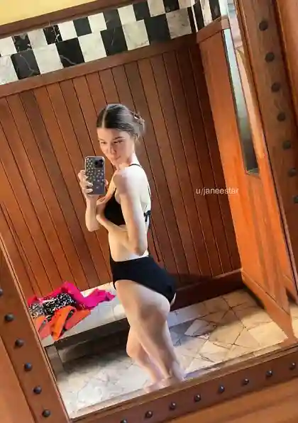 Full uncensored photo of france from a recent leak (image 15)