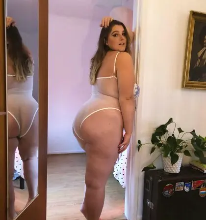 See alyamist in this exclusive leaked image 4