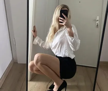 savana bond leaked photo from her exclusive collection (image 1)