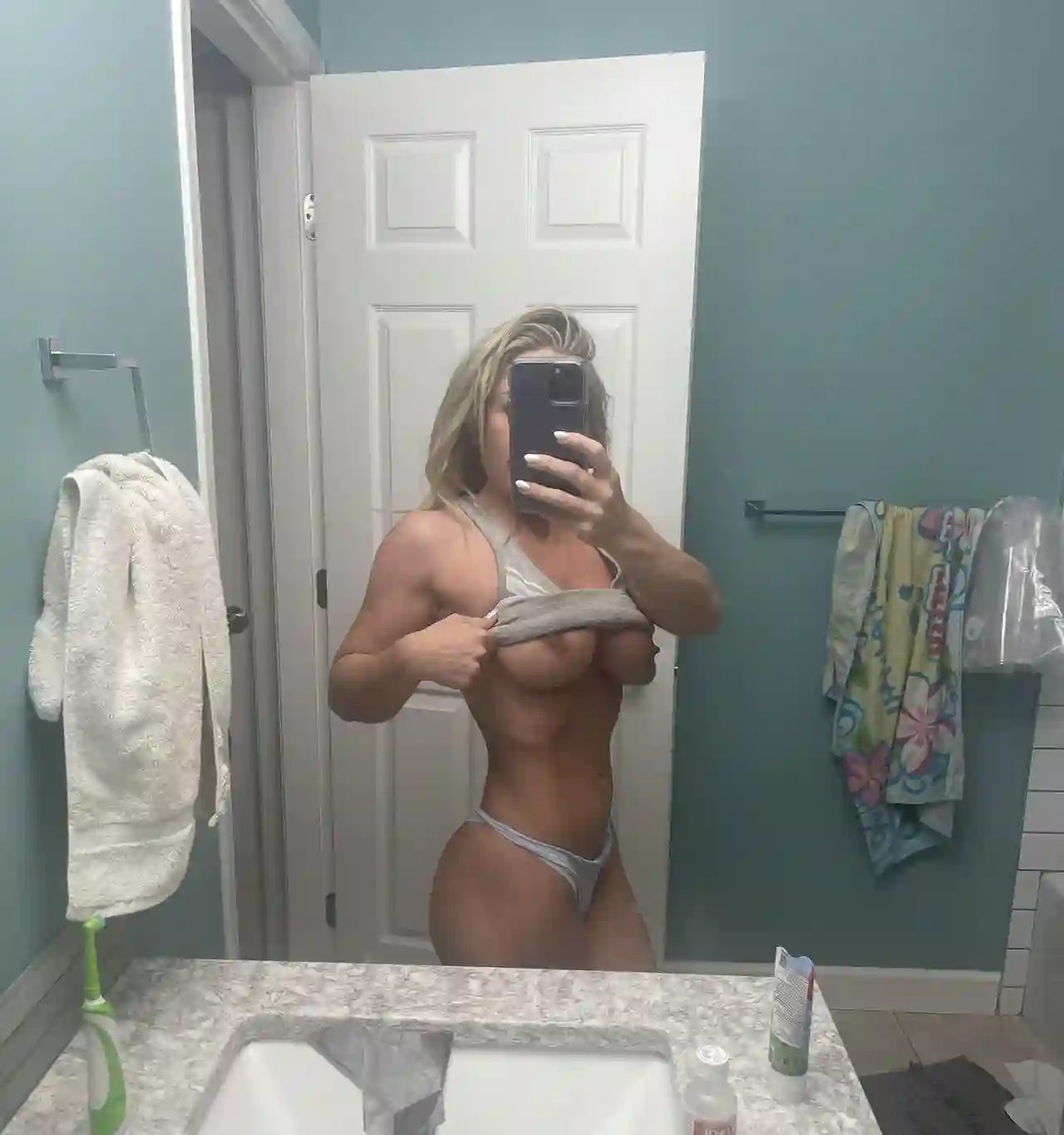 See jakara bellissima in this exclusive leaked image 14