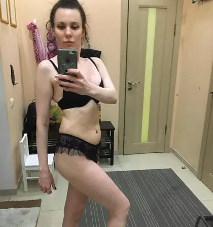 Full uncensored photo of agirlandadoodle from a recent leak (image 15)