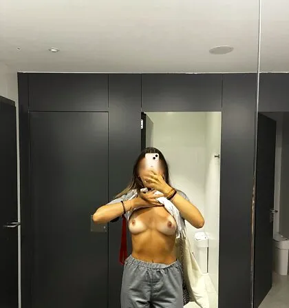 Full uncensored photo of amber daniels from a recent leak (image 10)