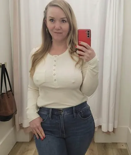 Full uncensored photo of andie ellie from a recent leak (image 10)