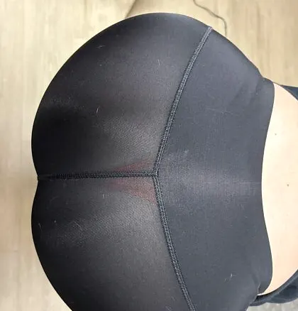 Full uncensored photo of arnaque from a recent leak (image 5)