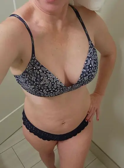 See audreyandsadie in this exclusive leaked image 4