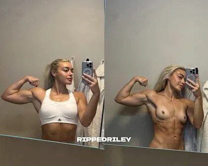 Uncensored nude from emmabaily's private gallery, photo 3