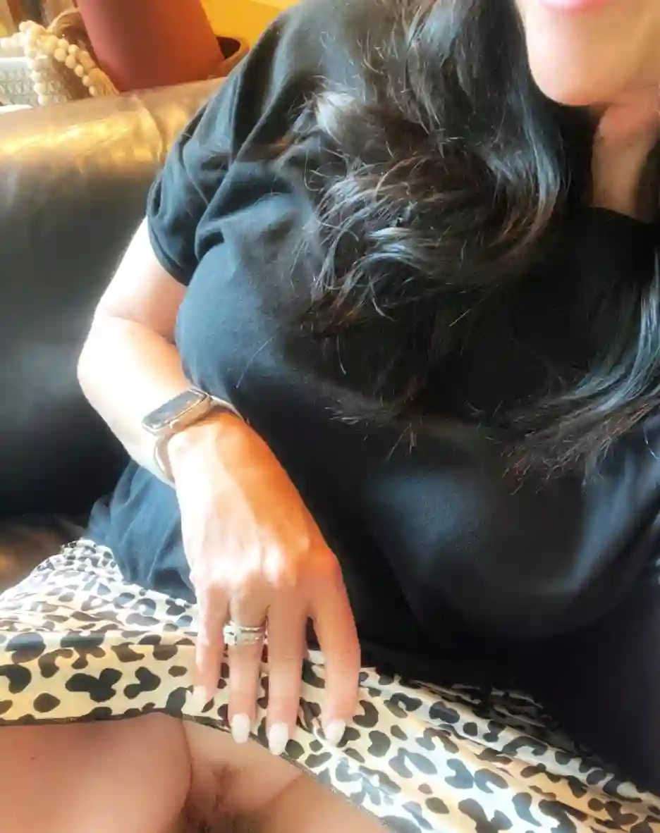 Full uncensored photo of claudia rivier from a recent leak (image 5)