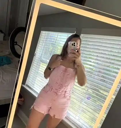 Full uncensored photo of jeweln_22 from a recent leak (image 15)